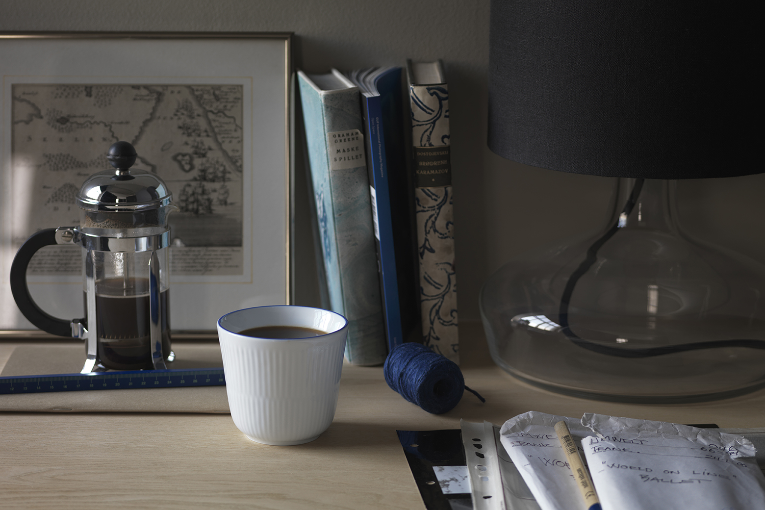 Enjoying a cup of coffee at coffee o'clock in a Blueline thermal mug